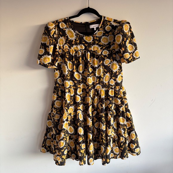 Likely Dresses & Skirts - Likely Women's Black Daisy‎ Print Tiered Ruffle Short Sleeve Dress Size 10